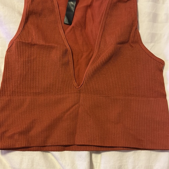 Urban Outfitters. Out From Under- Hailey Seamless Plunge Bra Top. - Picture 4 of 5